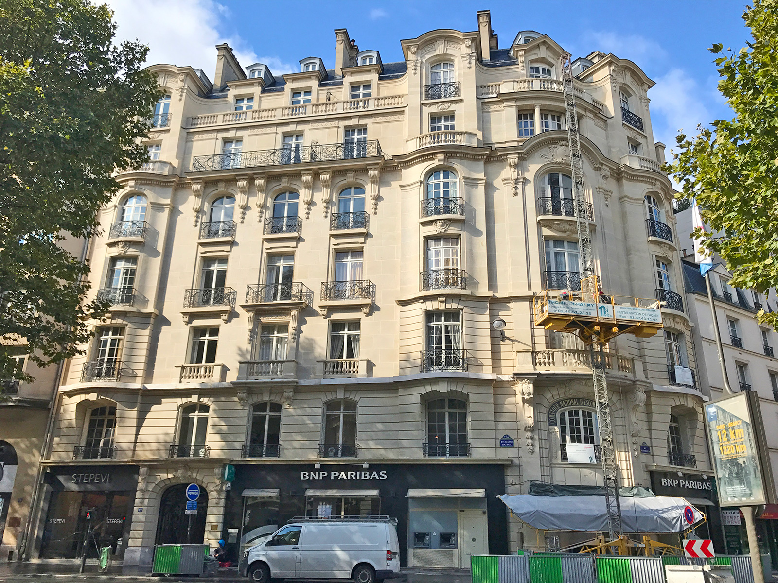 12 boulevard Raspail